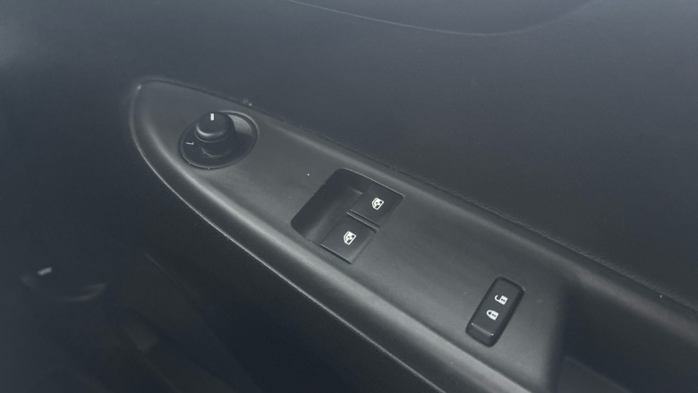 Vauxhall Viva 1.0 [73] SE 5dr [A/C] Petrol Hatchback